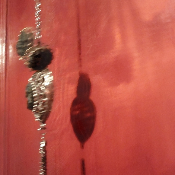 Silver and black cameo necklace and earrings - Picture 3 of 4